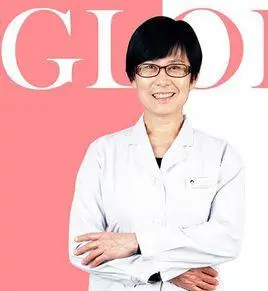 緼