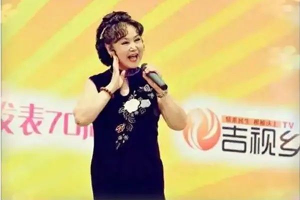 张艳春