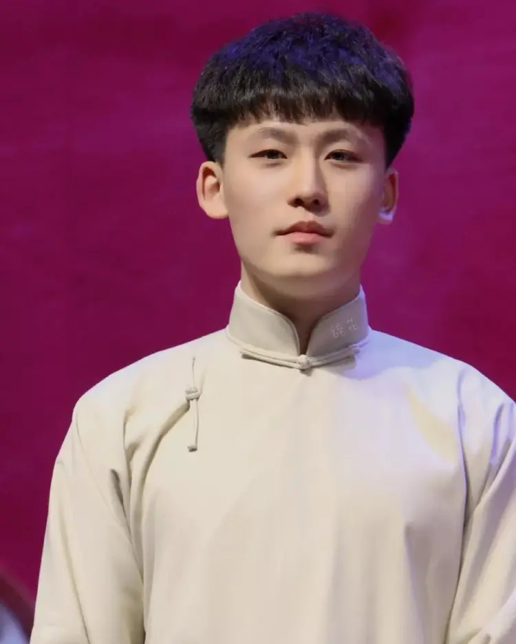 껳