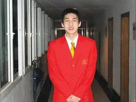 周鸿简介