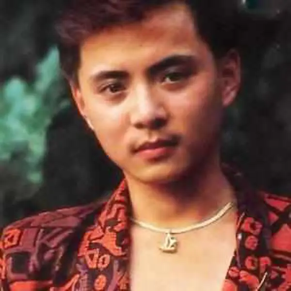 周峰简介