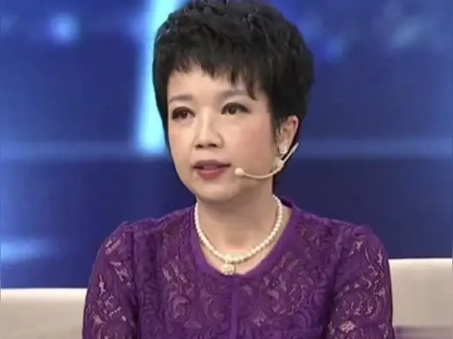 黄薇简介