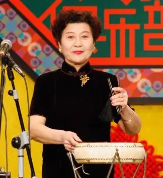 马慕容简介
