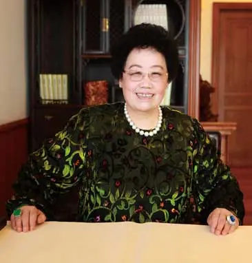 陈丽华简介