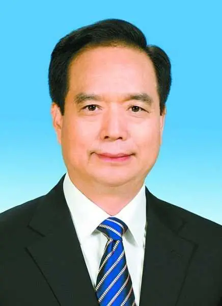 李建国简介