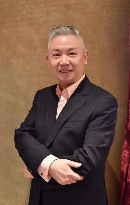 吴新伯简介