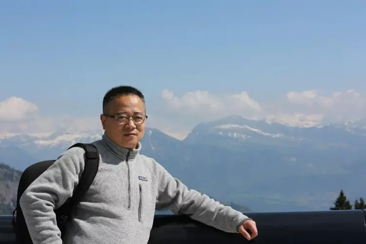 任浩简介