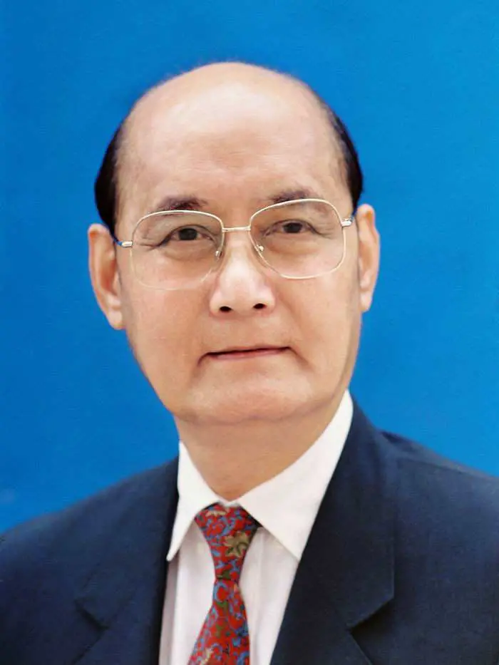 关正明简介