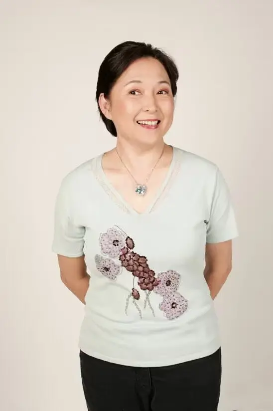方芳简介
