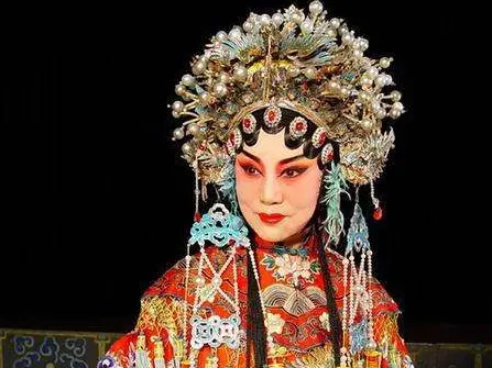 杨荣荣简介