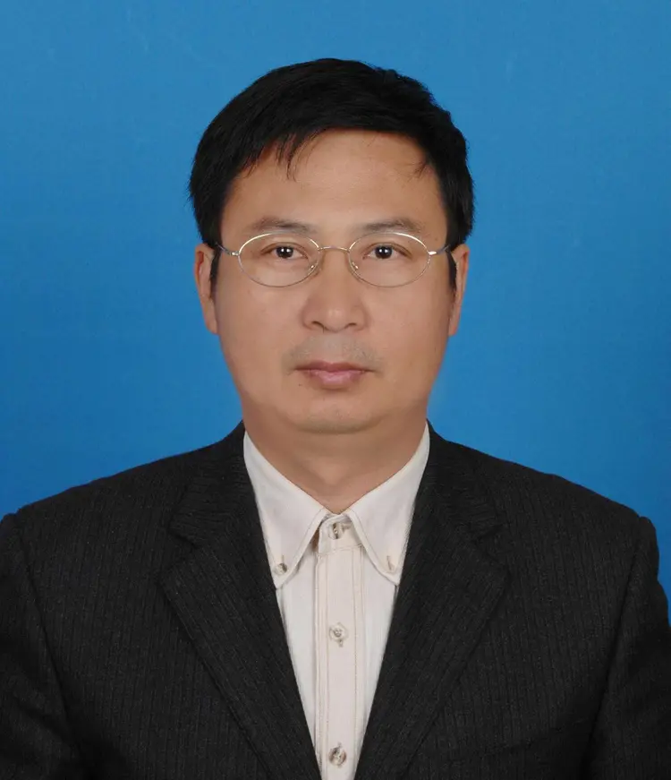 周春山简介