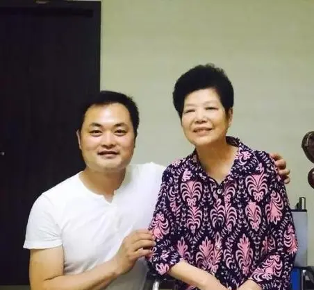 黄芝香简介