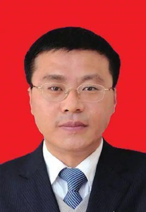 闫建国简介