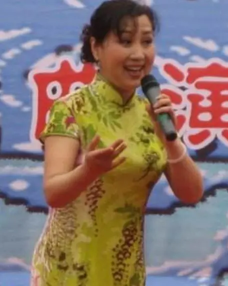 易果田简介