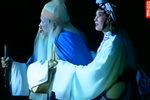 翁媳夜行风雪中 片段