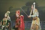 刘咬脐登基出城