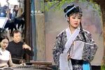 卖花姑娘 2 2 小小年纪卖花女 历经苦难幸福来 片段